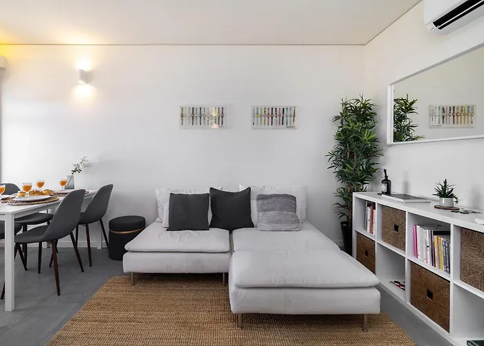 Whome Study & Surf Carcavelos 1-Bed By Beach & Nova Sbe